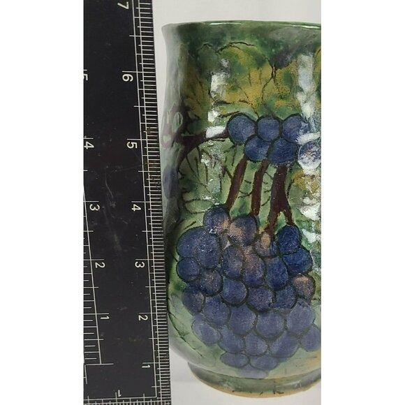 Talavera Pottery Vase La Corona Tlaxcala Mexico 6.75" Signed Grapes Grape Vine - Picture 9 of 9